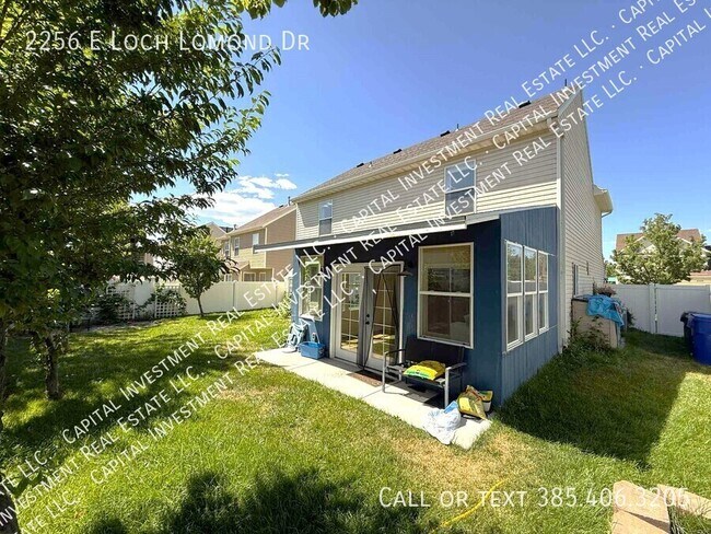 Building Photo - 2256 Loch Lomond Dr