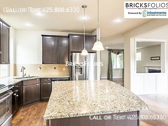 Building Photo - 10251 Eastridge Dr NE