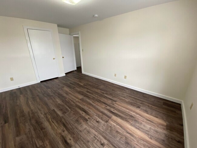 Building Photo - 143 Second St