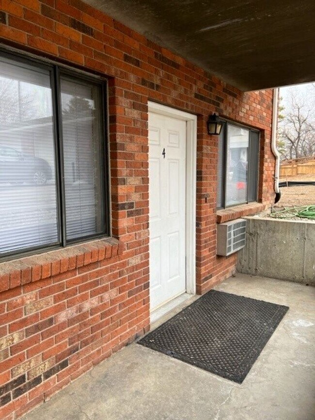 Building Photo - 2264 S Colorado Ave
