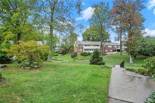 Building Photo - 245 Unquowa Rd