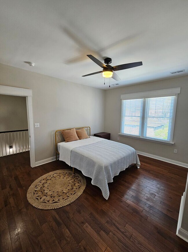 Building Photo - Church Hill Amazing 3 Bedroom 2.5 Bath Home