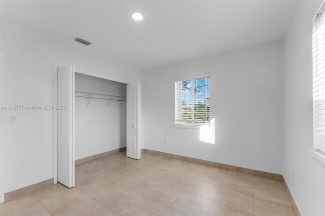 Building Photo - 9101 SW 34th St