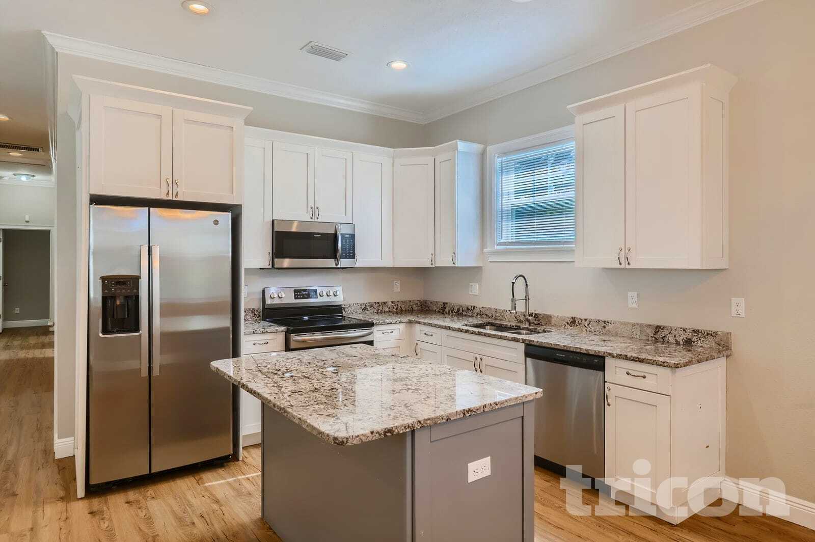 Building Photo - 7703 N Huntley Ave