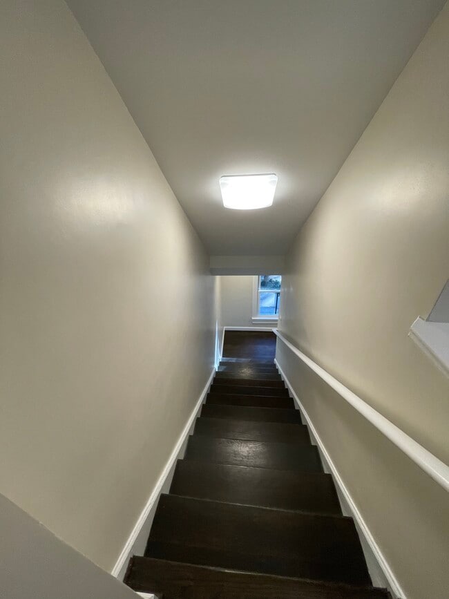 multi-level living, great for privacy, noise cancellation, and work from home. - 898 Argonne Ave NE