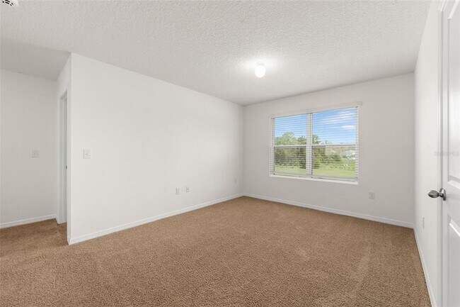 Building Photo - 8008 SW 62nd Ct