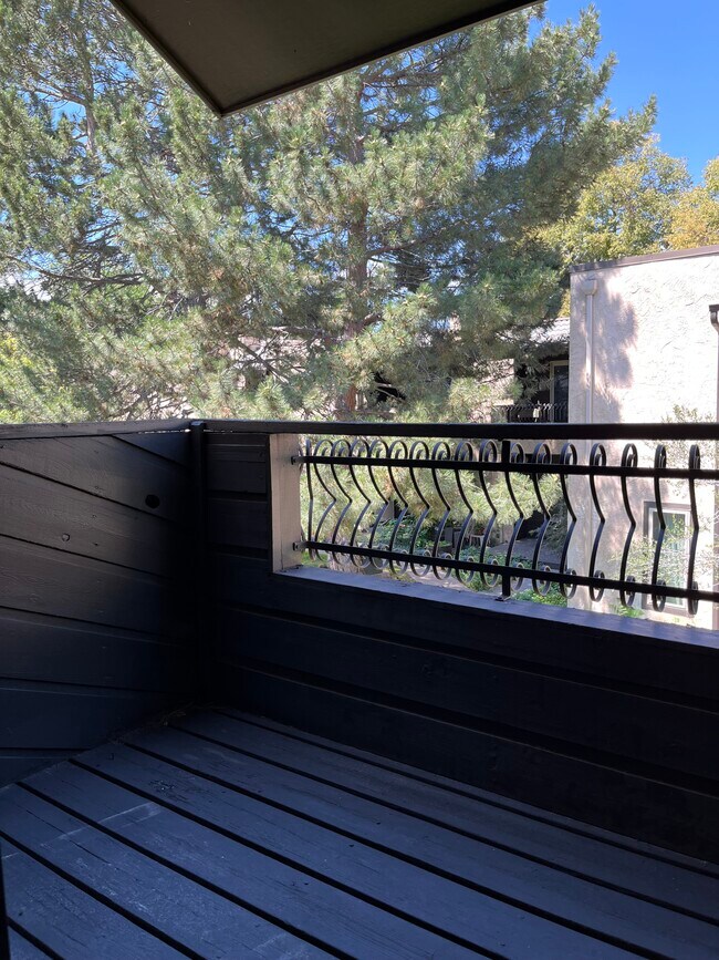 Building Photo - 2979 Shady Holw E