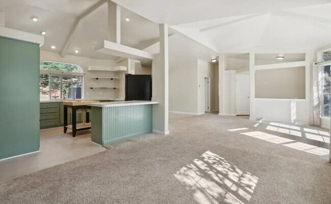 Building Photo - 3 Bedroom 2 bath Palmer Lake Home