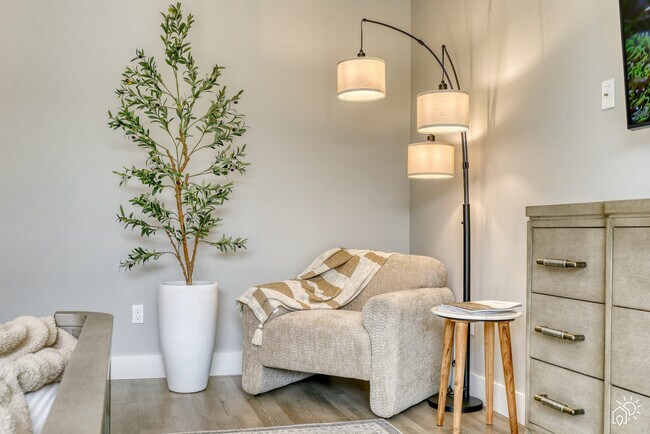 Primary Photo - 1669 Colleen St