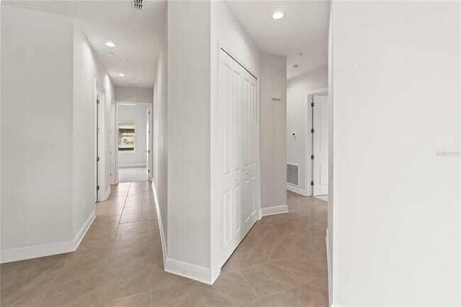 Building Photo - 7611 34th Ave W