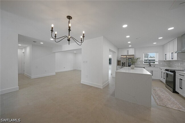 Building Photo - 27381 Voyageur Dr