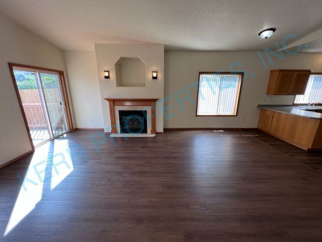 Building Photo - 3794 NE Fairview Lake Way