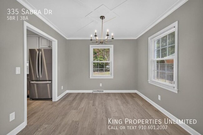 Building Photo - 335 Sabra Dr