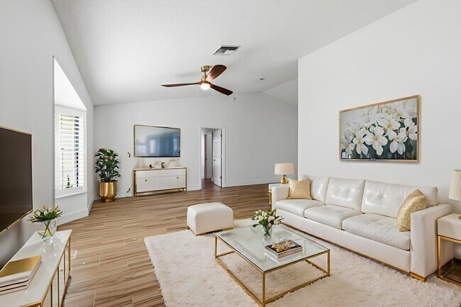 Building Photo - 2700 Yarmouth Dr