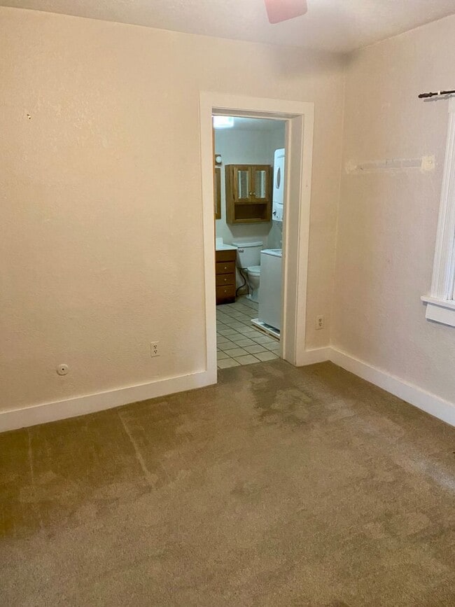 Building Photo - Available for 2026-2027 Fall Pre-Leasing! ...