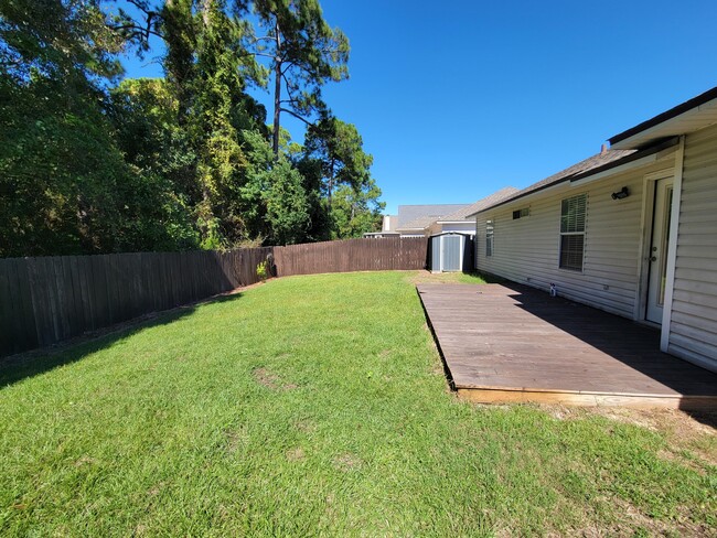 Building Photo - 400 Pristine Water Ln