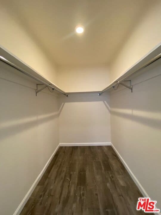 Building Photo - 7045 Hawthorn Ave