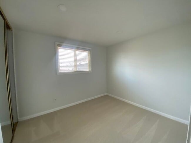 Building Photo - 4 bedroom 2.5 bath recently renovated home...