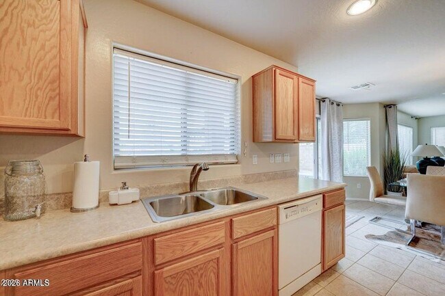 Building Photo - 29293 N Yellow Bee Dr