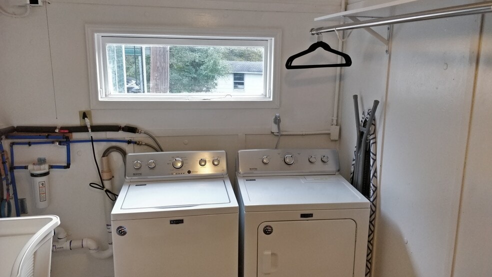 Building Photo - 11727 Harrisburg Rd