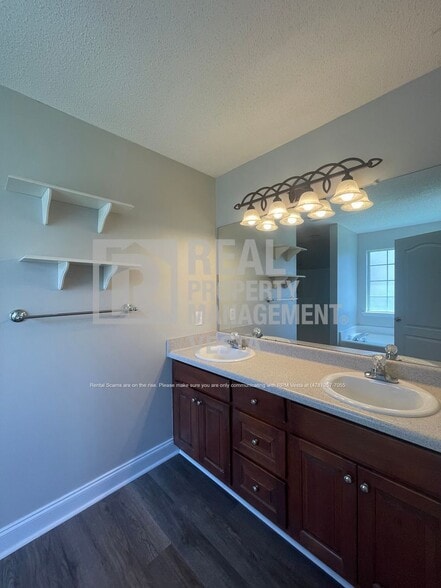 Building Photo - 313 Canterfield Dr