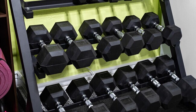 Building Photo - 2431 E Laurel St