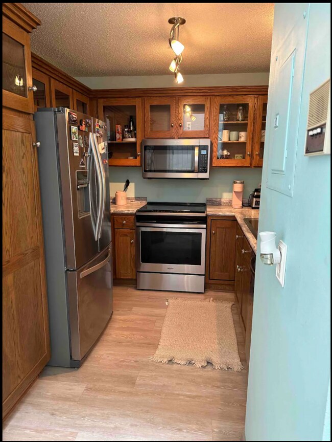 Building Photo - 7614 York Ave S