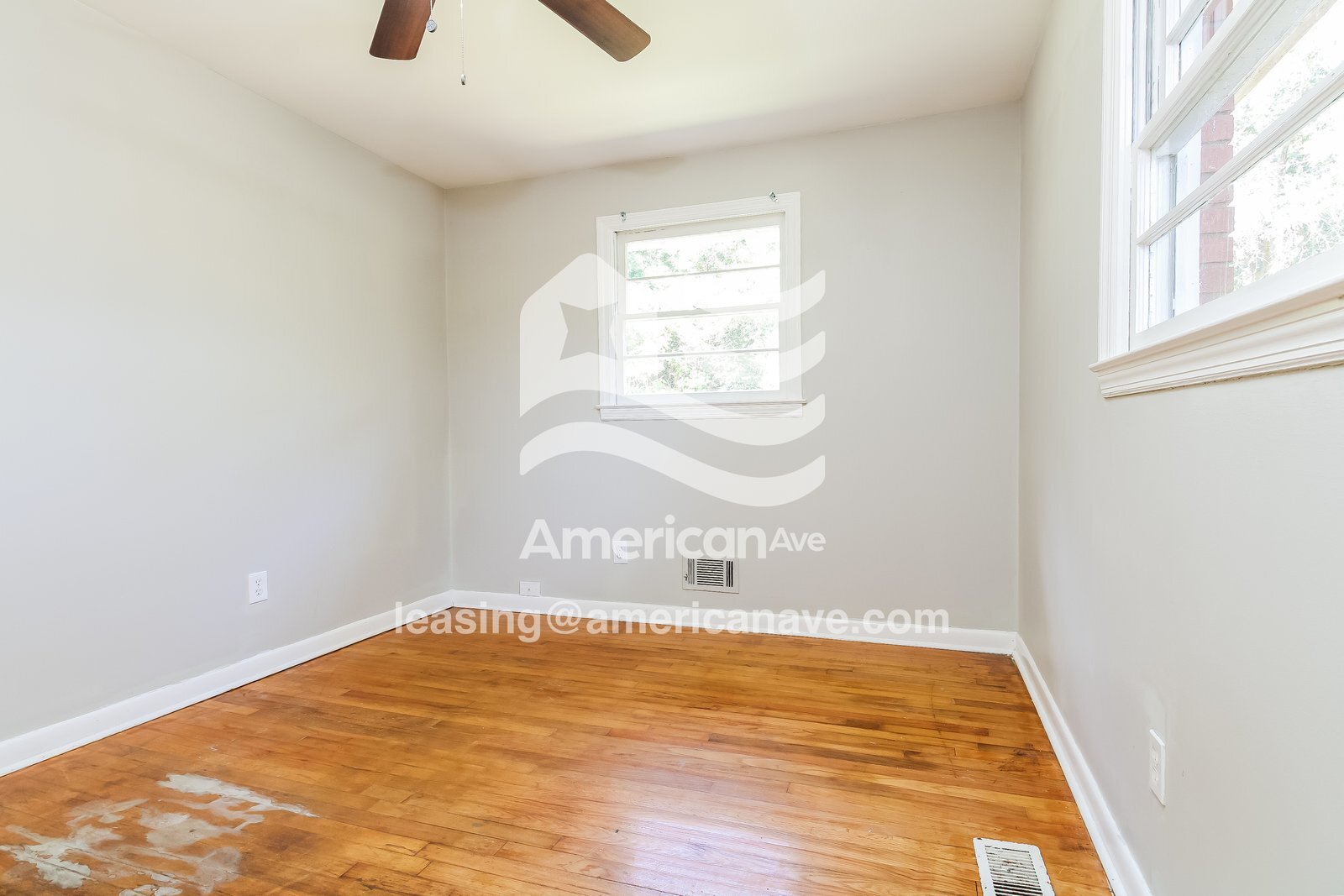 Building Photo - 5421 Meadow Dr