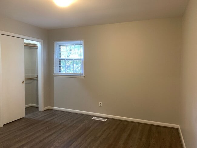 Building Photo - Renovated 3 Bedroom Ranch in Raleigh, Avai...