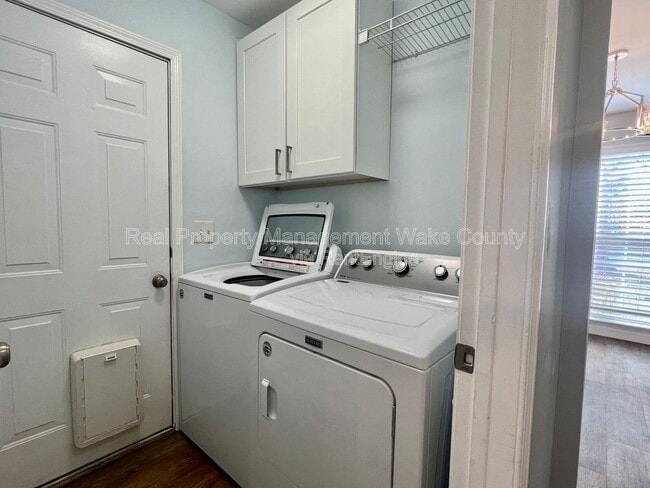 Building Photo - 213 Piney Woods Ln