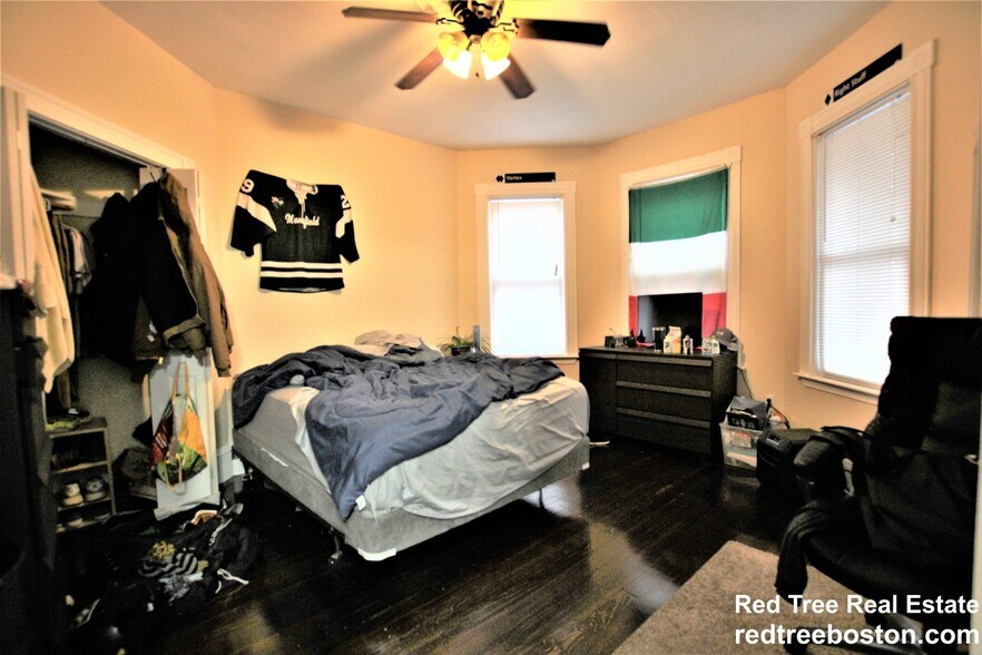 Building Photo - 17 Parker Hill Ave