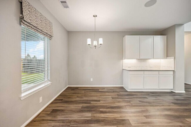 Building Photo - 15246 White Moss Dr