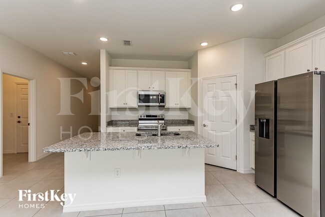 Building Photo - 348 Corbel Ln