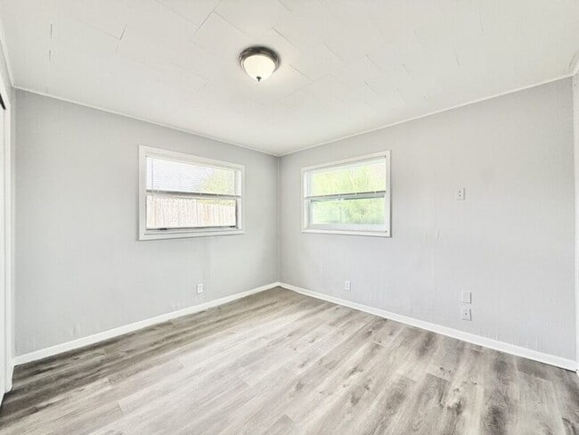 Building Photo - 4327 14th Ave S