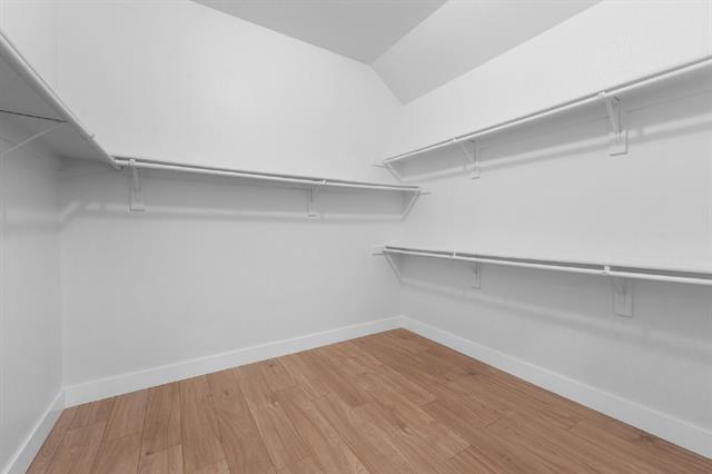 Building Photo - 400 Hidden Lake Ct