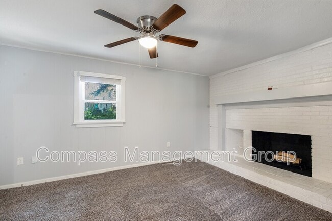 Building Photo - 321 Sarvis Dr