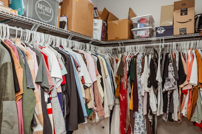 Building Photo - 2810 Pinnacle Point Dr