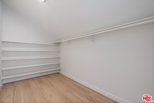 Building Photo - 6143 Lake Lindero Dr