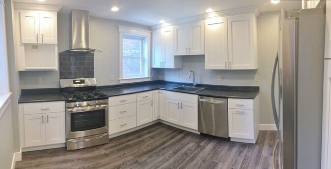 Building Photo - Welcome to your dream home in the heart of Lawrenceville!