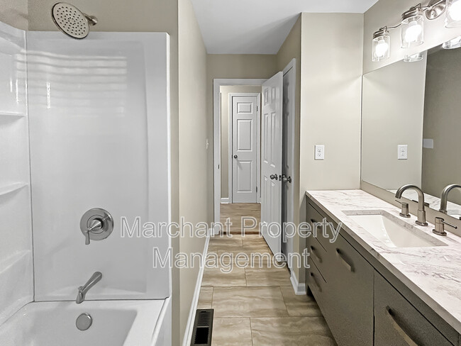 Building Photo - 105 Sexton St