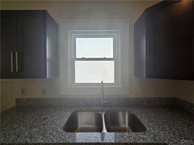 Building Photo - 306 Hillview Ave