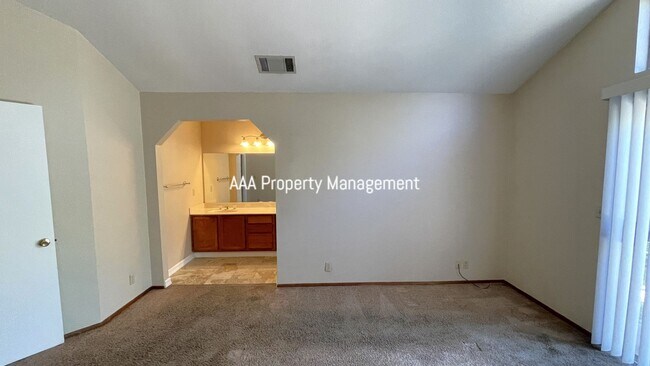 Building Photo - Brentwood Beautiful 3 bedroom 2 bath home!...