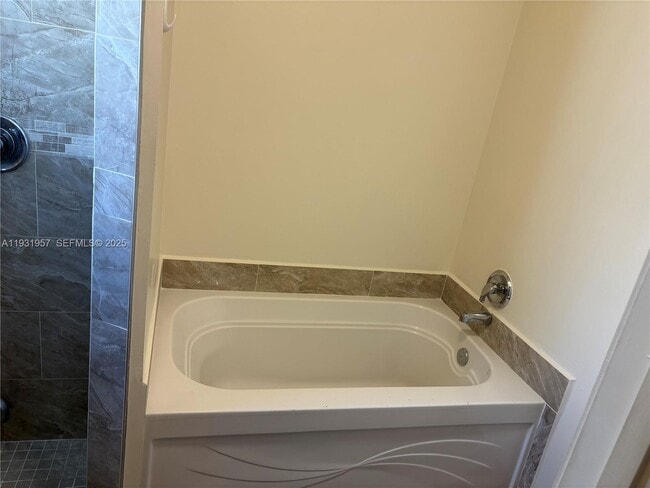 Building Photo - 244 Caribe Ct