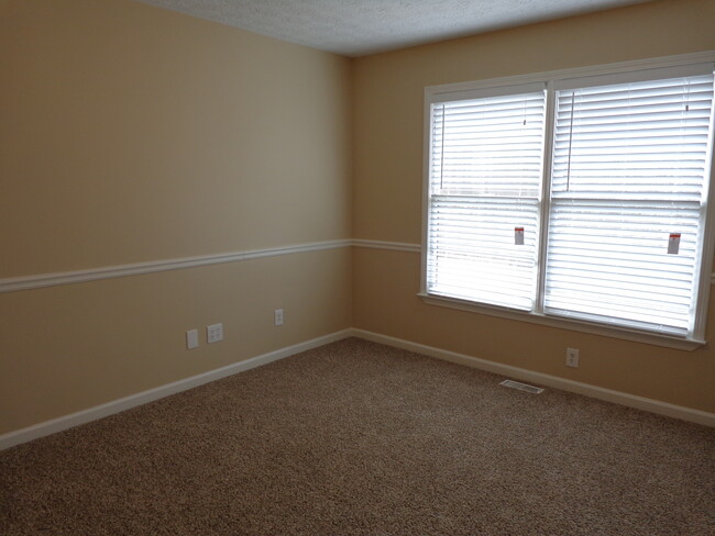 Building Photo - 780 Holcombe Woods Ct