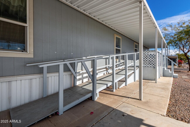 Building Photo - 2650 W Union Hills Dr