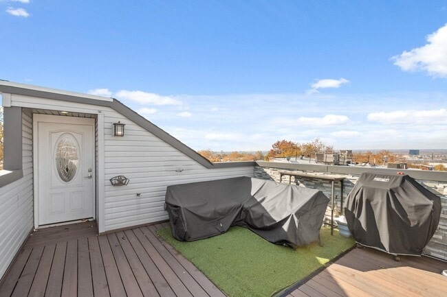 Building Photo - 94 Leonard St