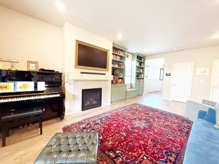 Building Photo - 927 Baker Hts Lp