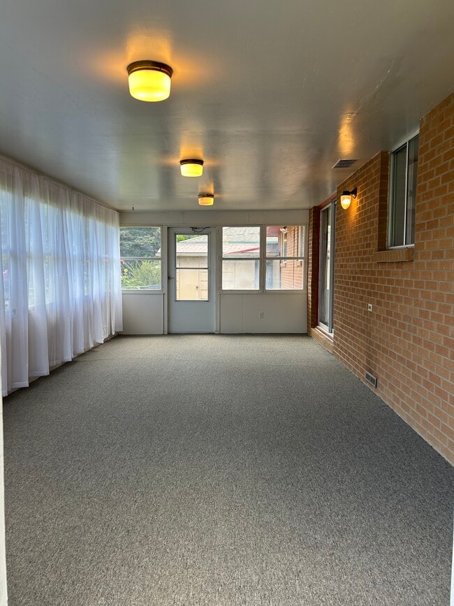 Building Photo - 3522 N Colorado Ave