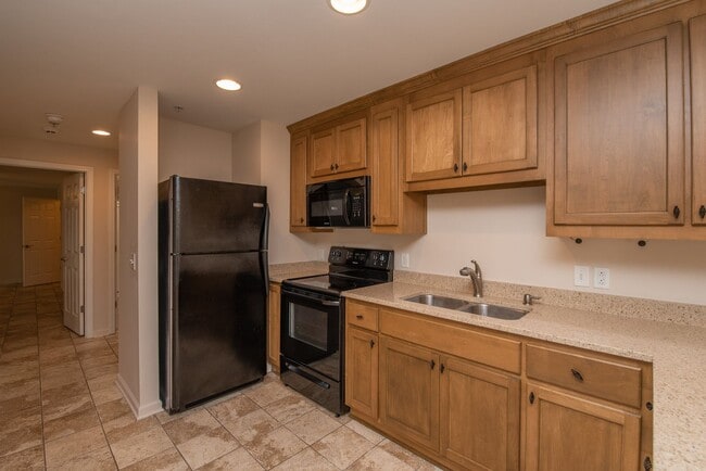 Building Photo - Spacious 2 BD/ 1BA apartment in great location in Downtown Augusta for rent!