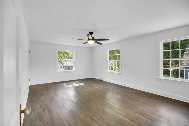 Building Photo - 1212 W Healey St